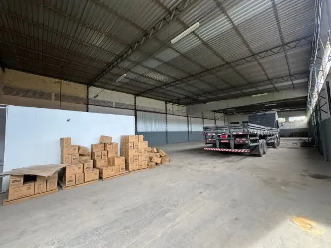 Galpão/Armazém 1.000m² c/ Pátio para Estacionar na Zona Norte