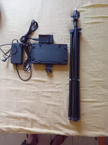 Iluminador de LED para fotografia e filmagem