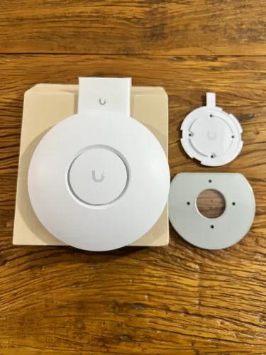 Access Point Ubiquiti Unifi 6 Plus U6+ (nunca foi usado)