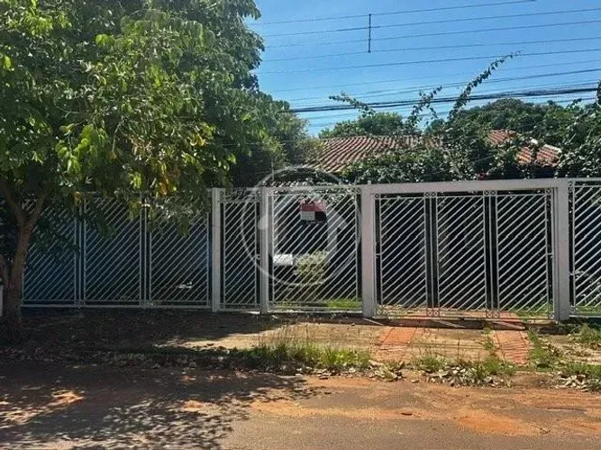 CASA COM 4 QUARTOS NO JARDIM JACY