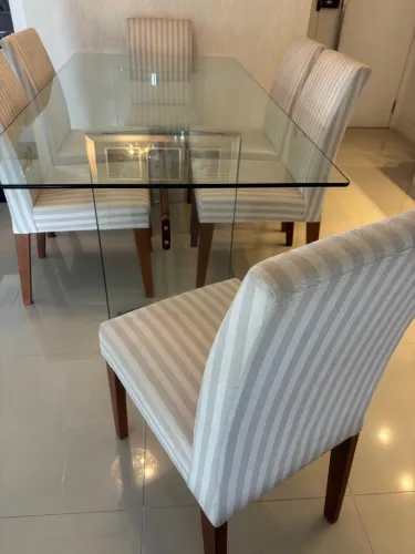 Mesa de vidro + Cadeiras! Impecável!