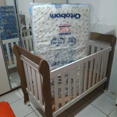Berço/Cama+ Colchão + Mobile