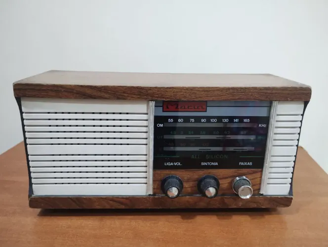 Rádio antigo