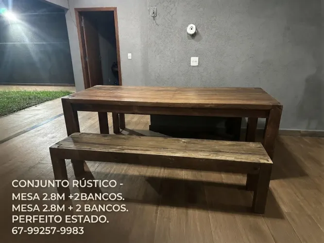 ? Oportunidade Única: Conjunto de Mesa Rústica em Madeira Maciça! ?