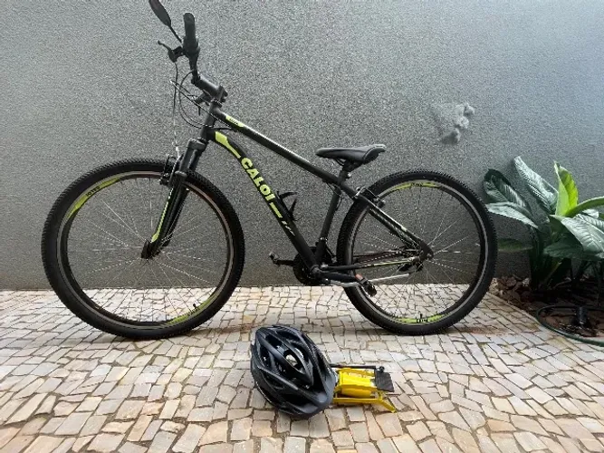 Bicicleta Caloi Velox aro 29, 21 marchas+descanso+retrovisor+capacete com luz+bomba de ar