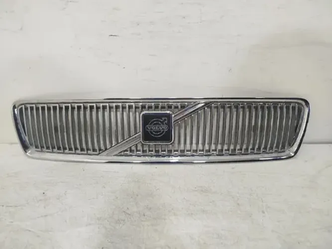 Grade Parachoque Volvo V40 1996 A 1998 Original 26239 Prateado Brilhante