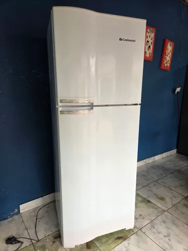 Vendo geladeira continental