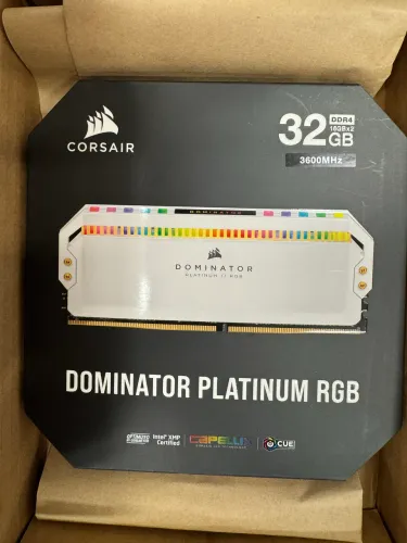 Memória RAM Corsair Dominator Platinum 32GB (2x16GB) DDR4 3600MHz CL18 - LACRADA