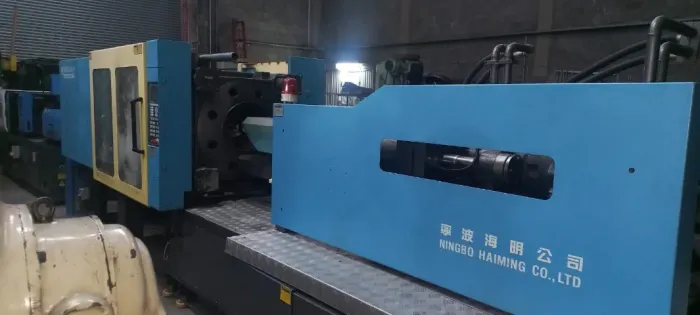 INJETORA DE PLASTICOS HMW 3280-F5