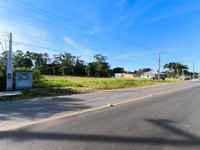Terreno PLANO e AMPLO para Pavilhão próximo ao centro Cricúma ACEITA parcelamento direto