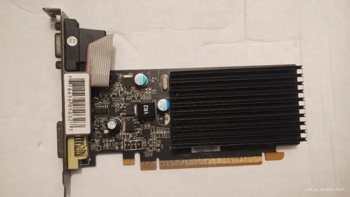 SUCATA Placa De Vídeo GeForce 8400 512MB DDR2 (COM DEFEITO / PARA PEÇAS)
