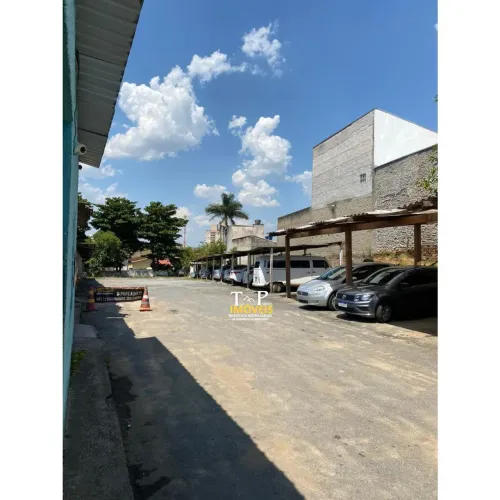 TOP-UP IMÓVEIS Terreno de 1541mts,com 3 Lojas na frente, á venda no Centro de Taubaté.