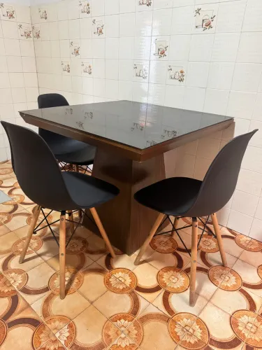 Mesa com 3 Cadeiras