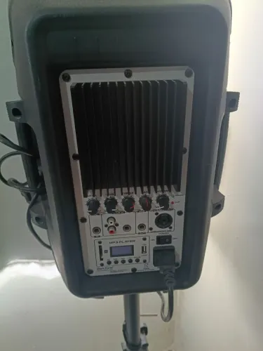 Kit Caixa Ativa 10? 100W RMS com Tripé - Baretone