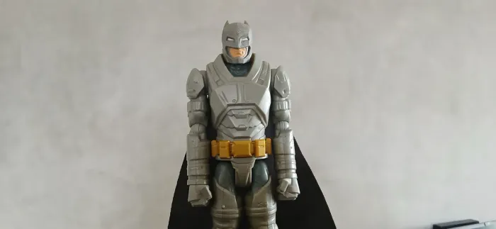 Boneco Batman Armored 30cm