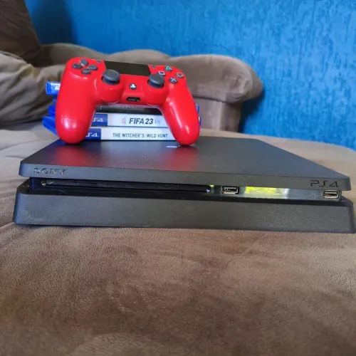 PS4 Slim Sony 500GB com controle original + 4 jogos