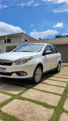 Fiat Grand Siena Essence 1.6 Flex 16V 2015