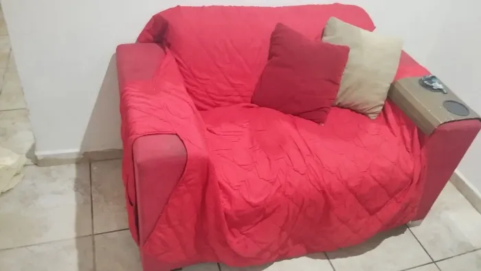 SOFA VERMELHO 2 LUGARES 
