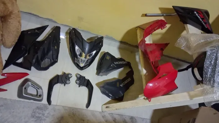 Peças de moto somente pra CB 300
