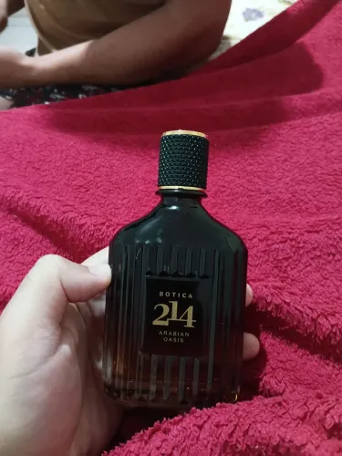 Perfume botica 214 usado 3 vezes