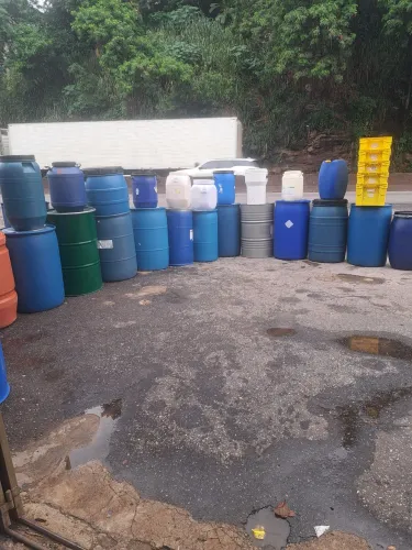 Embalagens tambores e bombonas