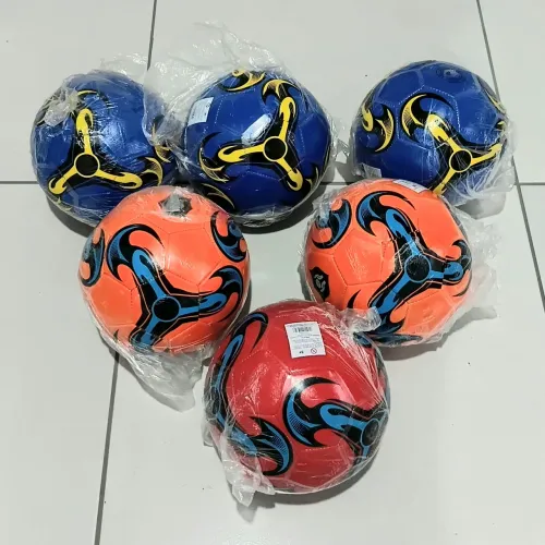 Bola de couro nova. Aqui na LOJA FABGAMES 