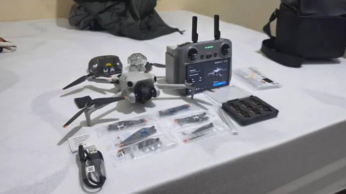 Drone Dji Mini 4 Pro Fly Combo + Sandisk 256 V30