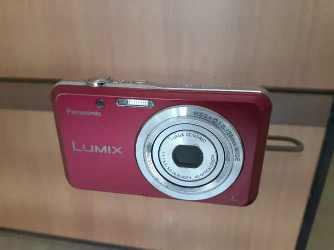 Câmera digital Panasonic DMC-FH4