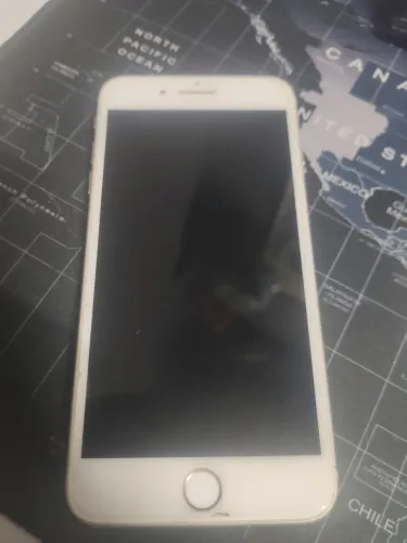 iPhone 8 plus zerado (com defeito)