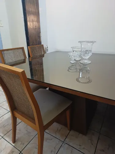 Mesa lindíssima com espelho bronze 