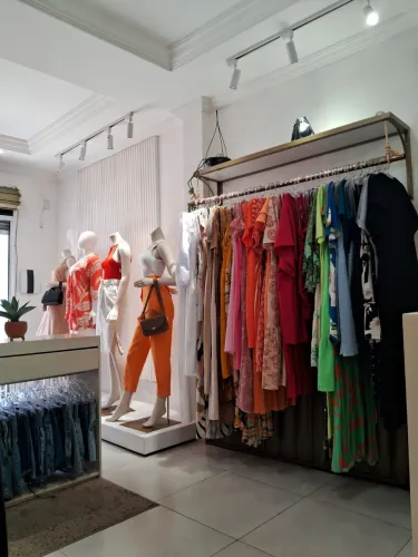 Passo loja de roupa