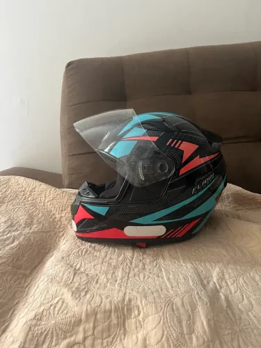 Capacete