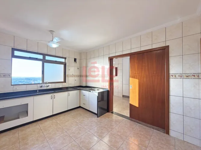 ## Apartamento para alugar no Edifício Portal Verde na Zona 07 em Maringá com 3 quartos, 2
