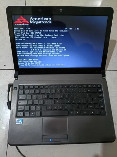 Notebook Positivo Pentium 2GB. 320GB Liga na Bios-Para Tete/Peças 