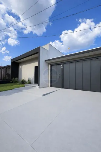 Casa com salão comercial