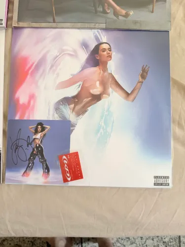 143 (BLUE VINYL) KATY PERRY + CARD AUTOGRAFADO