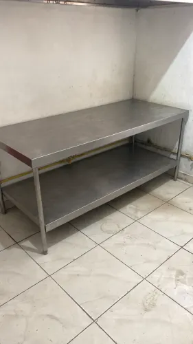 MESA DE INOX