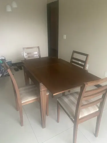 Mesa c/ 4 cadeiras