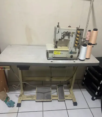 Máquina de costura 