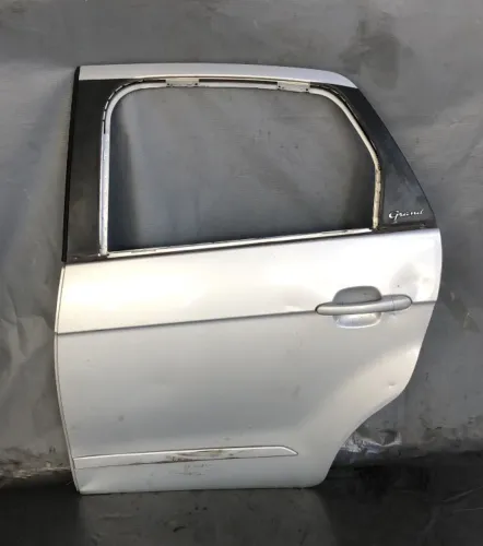 Porta traseira esquerda Fiat grand siena
