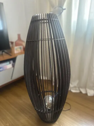 Vende-se luminária de canto rústica. ACEITO CARTÃO, PIX, RETIRADA NO LOCAL! Zap *