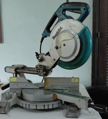Serra meia esquadria 1430w Makita - LS1018L 127V
