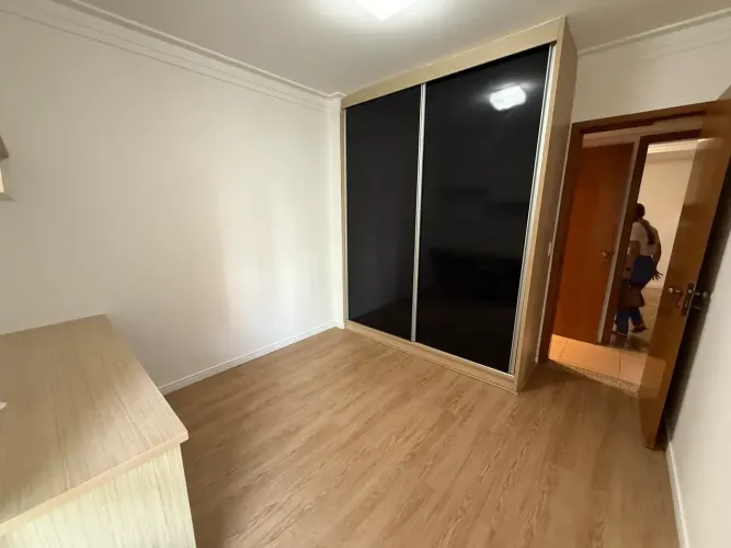 Alugo apartamento com 4/4 sendo 3 suítes no cond. Carpe diem em Slohabille 1