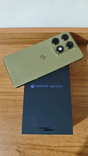Vendo um motorola signature novo