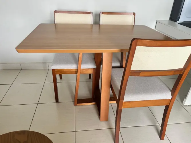 Mesa nova completa de madeira 