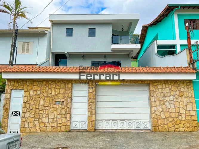 Sobrado Jardim Guapira, 3 quartos, 1 suíte, 4 wc, 6 vagas, quintal e churrasqueira.