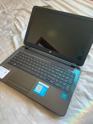 Vendo Notebook HP, 4gb de ram e 500 gb de memória