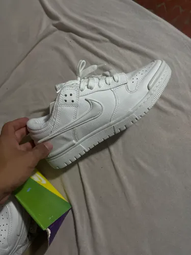 Tênis dunk branco ( nunca usado, tamanho 41)