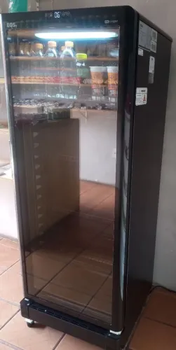 REFRIGERADOR EXPOSITOR VERTICAL EOS 231 LITROS ECO GELO DIGITAL ALL BLACK 110V