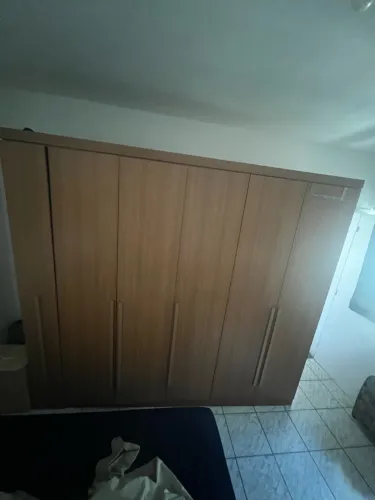 Guarda roupa 6 portas com gaveteiro e penteadeira embutida